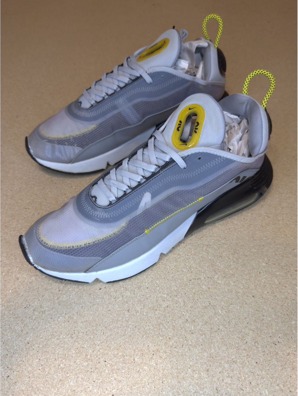 Nike Air Max 2090 Wolf Grey Men’s 13 BV9977-002 Gray Yellow Sneakers